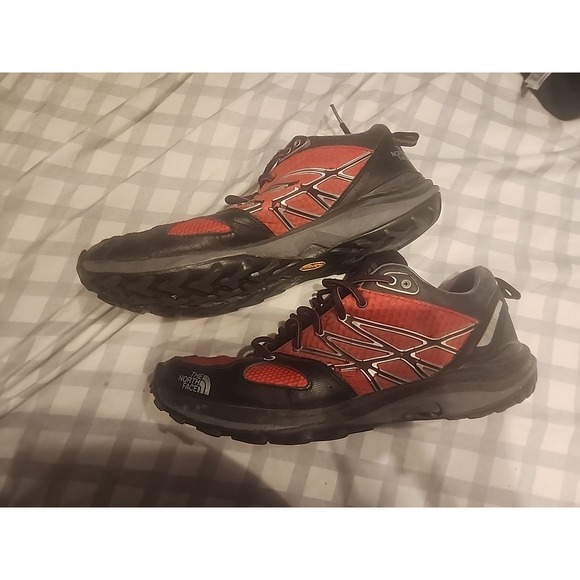The North Face Red/Black Sneakers Size 11 Running Shoes Men's - Picture 3 of 14